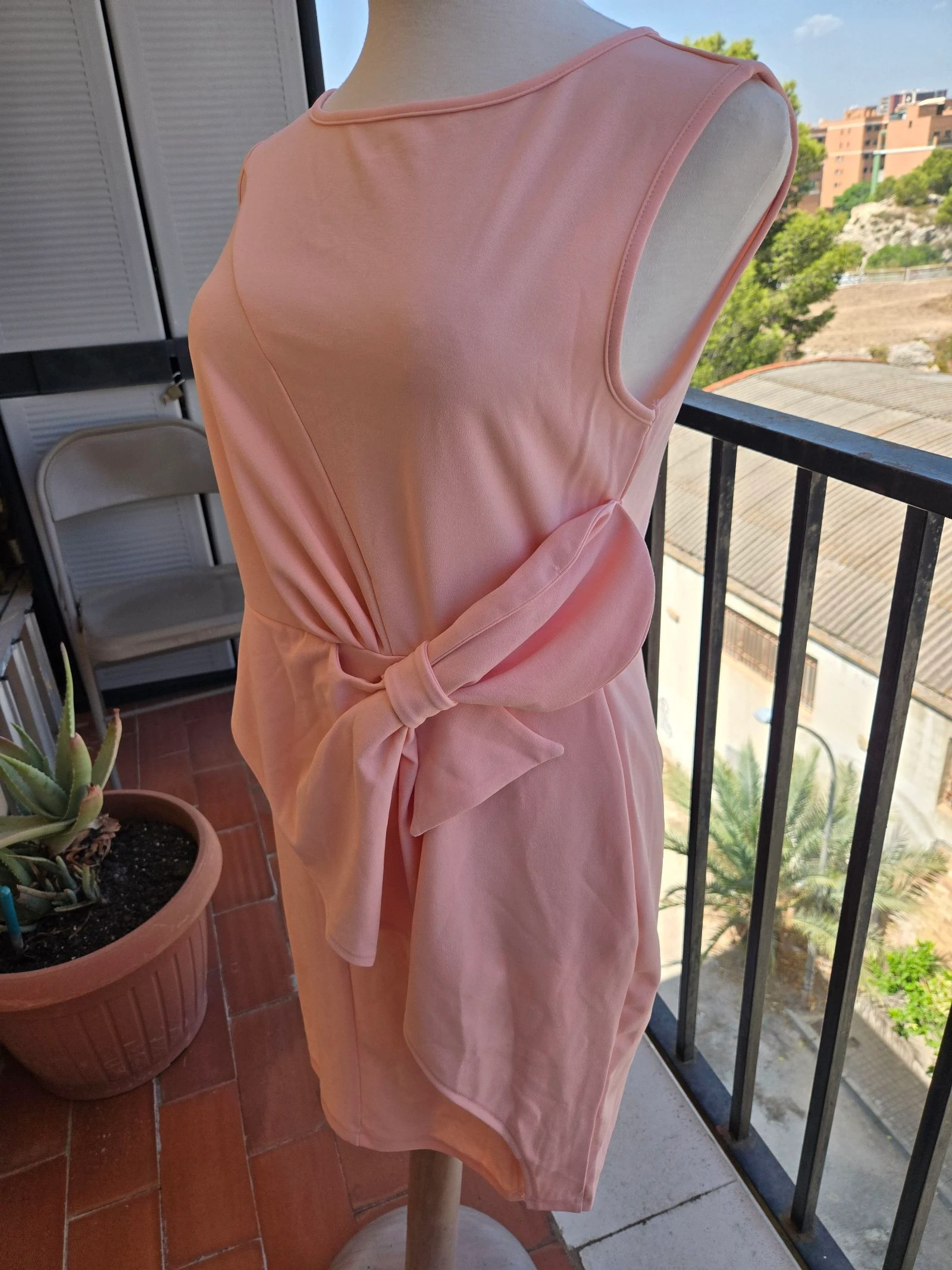 Robe pastel rose avec noeud – photo 2